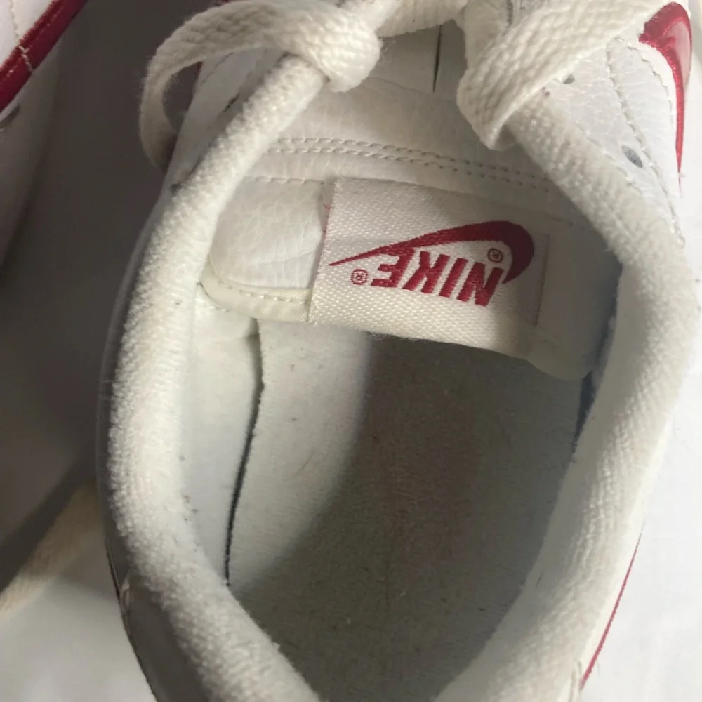 Nike Stamina Low Top White Red Womens Shoes Sneakers 7 172018-161